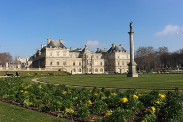 Fototapeta na wymiar Vue sur le palais du Luxembourg (Paris - France)