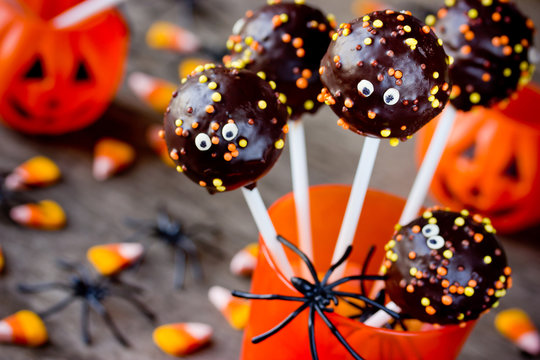 Festive Halloween Cake Pop