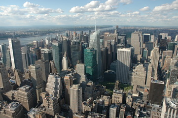 Schauen und genie&szlig;en. Eintauchen in das H&auml;usermeer. Blick vom Empire State Building.