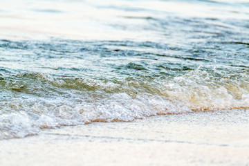 Fototapeta premium Water hitting shore