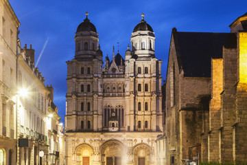 Fototapeta na wymiar St Michel Church in Dijon
