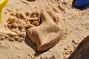 Fototapeta na wymiar Лошадка из песка