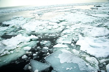 世界自然遺産知床の流氷 © kat334