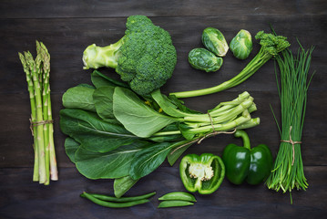 Légumes bio verts frais