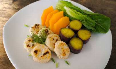 healthy chicken nugget with steamed vegetables