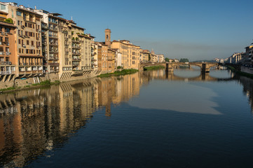 Obraz premium The Arno river in the city of Florence
