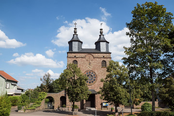 Fototapeta na wymiar Kirche in Altforweiler