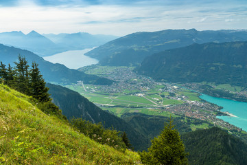 Blick hinunter auf Interlaken von der Schynige Platte