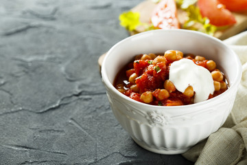 Chickpeas with tomato sauce