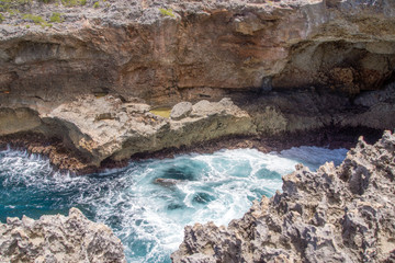 Blick in die Schlucht am Abgrund