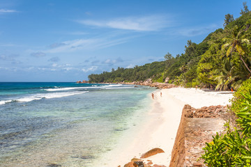 Fototapeta na wymiar plage d'anse Fourmis, la Digue, Seychelles 