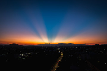 Fototapeta premium Light ray sunset on mountain