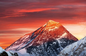 Evening colored view of Mount Everest from Gokyo Ri