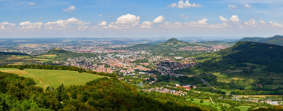 Panoramablick auf Reutlingen und Pfullingen