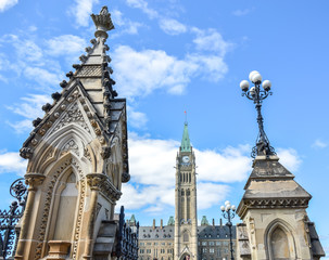 Fototapeta premium Ottawa Parliament Clock Tower behind the fence (Canada)
