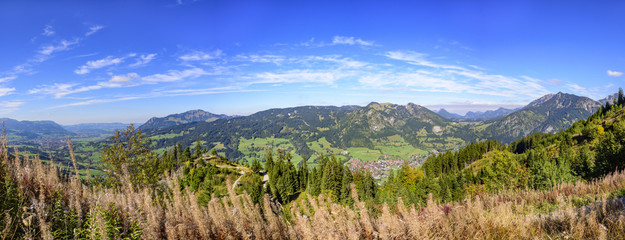 herbstliches Oberallgäu-Panorama bei Bad Hindelang