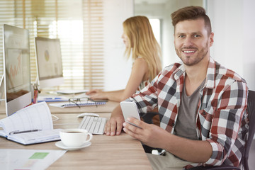 Portrait of man with mobilephone