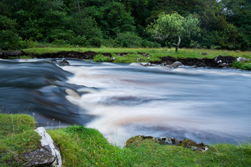 Dunkler Fluss, Isle of Skye, Schottland