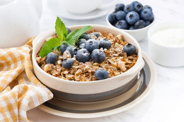 berry crumble with oatmeal