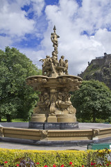 Fototapeta na wymiar Fountain in Edinburgh Park