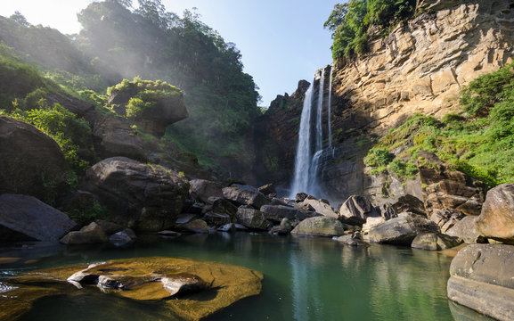 Fototapeta Laxapana Falls is 126 m high and the 8th highest waterfall in Sri Lanka.