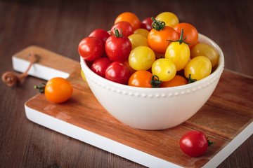 Fresh raw cherry tomatoes