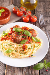 spaghetti with meatball and tomato sauce