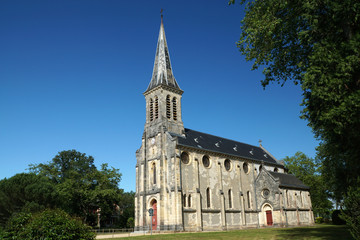 Fototapeta na wymiar Eglise Saint-Louis à Uza