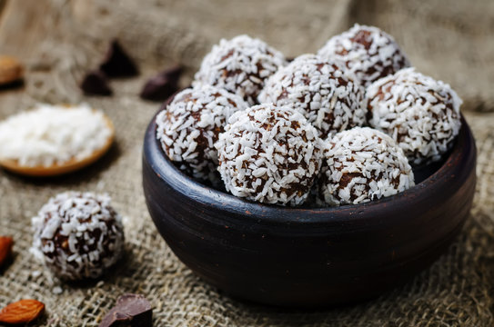 raw vegan almond butter coconut chocolate balls