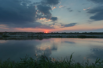 Fototapeta na wymiar Sunset on the river. Ukraine. 