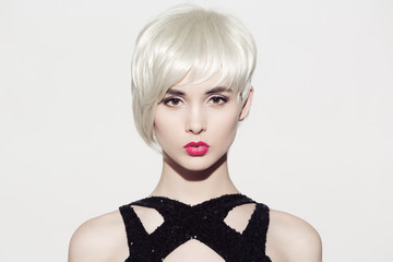 Close-up portrait of beautiful model with perfect glossy blond h
