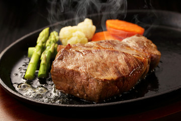牛ロースステーキ　Beef steak
