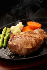 牛ロースステーキ　Beef steak