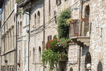 Typische Wohnhäuser in Assisi, Italien
