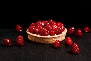 Tartlet with custard and fresh raspberries