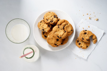 chocolate chip cookies