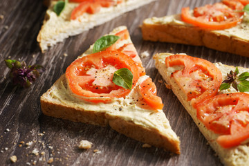 tomato sandwich