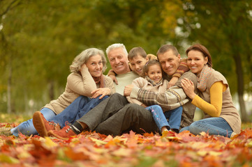 Fototapeta premium Family in autumn park