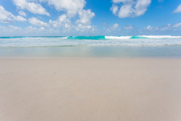 plage de sable fin à Grande Anse, île de la Digue, Seychelles
