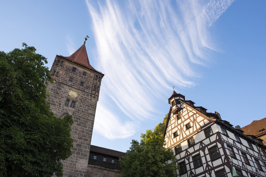 Germany, Nuremberg, view to tower and Pilatus House at Tiergaertnertorplatz