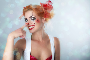 Lächelnder Clown und bunt