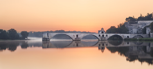 Golden hour on the Pont d'Avignon - obrazy, fototapety, plakaty