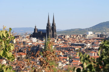 Obraz premium Clermont Ferrand et sa cathédrale