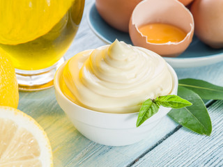Natural mayonnaise ingredients and the sauce itself.