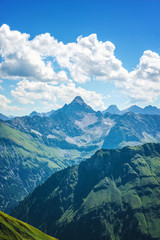 Fototapeta na wymiar Valley and mountains of the Alps in Germany