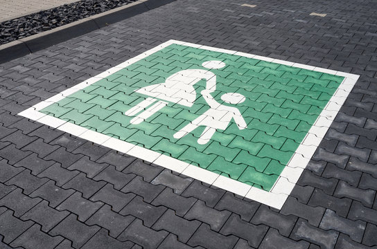 Eltern-Kind Parkplatz