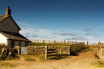 Fototapeta na wymiar Traditional old farmhouse in the Cornish countryside