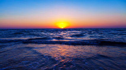 Obraz premium sunrise in the sea
