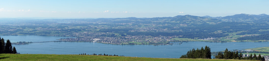 Fototapeta na wymiar Panorama of lake Zurich