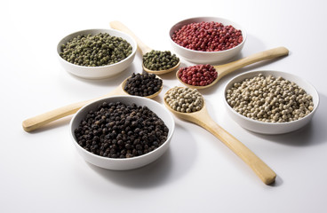 4種類の胡椒